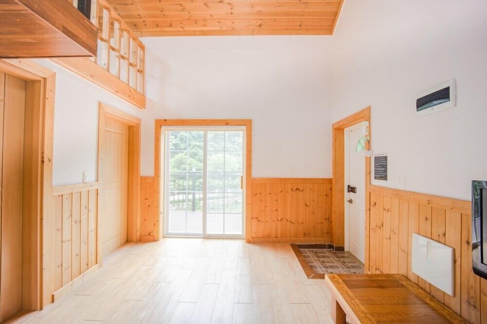 Room (E Type-301) photo 1