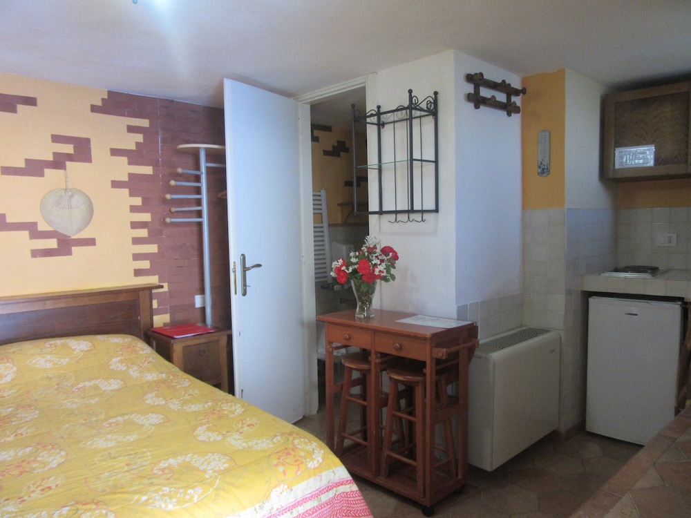 Studio with French Bed A1 photo 3