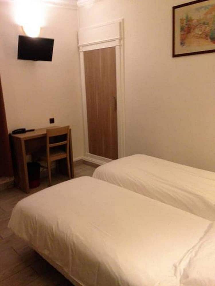 Family Quadruple Room photo 3