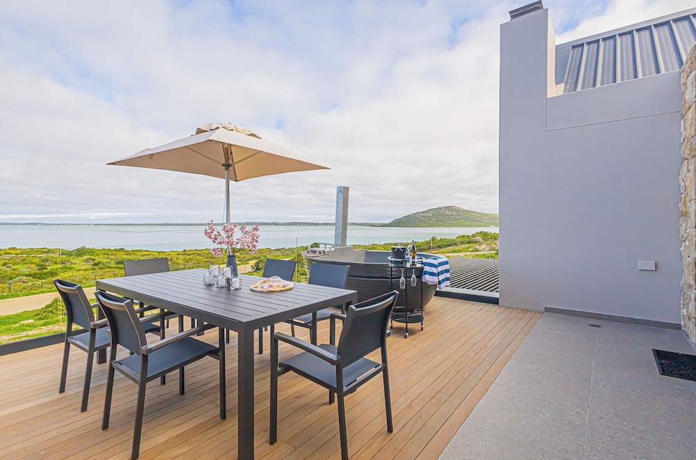 Executive Villa with Lagoon View