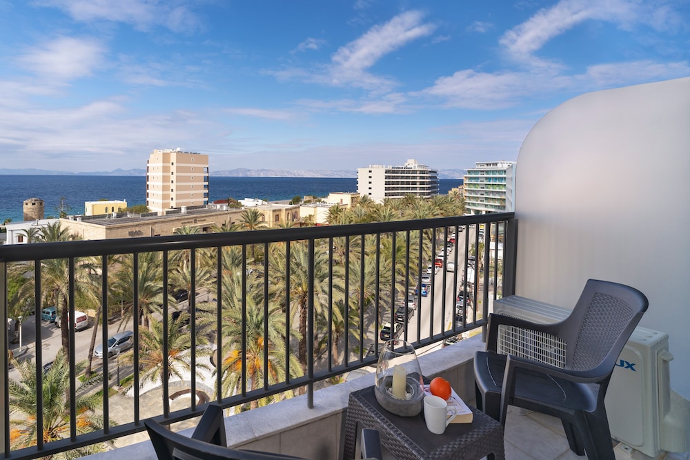 Double Room, Sea View - Photo 5
