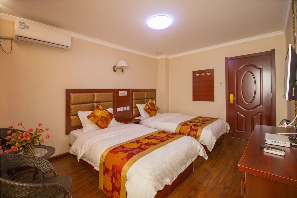 Deluxe Twin Room(Chinese Domestic Guests Only) photo 1