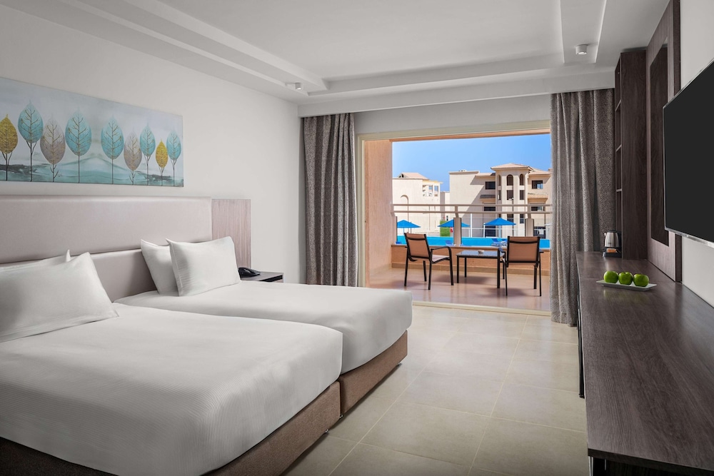 Deluxe Double Room, Pool View photo 1