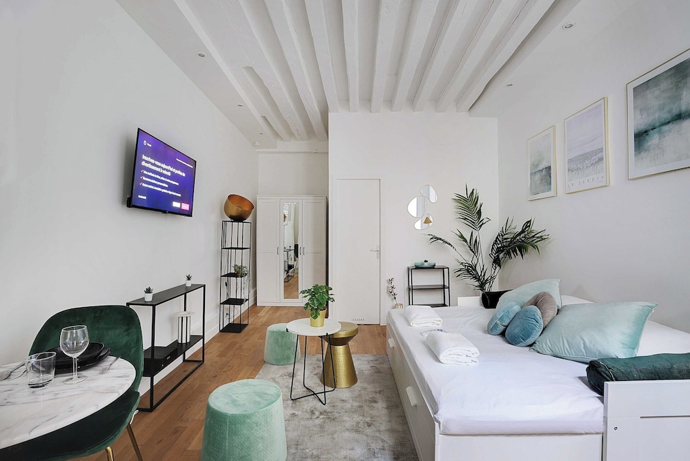 Apartment photo 1