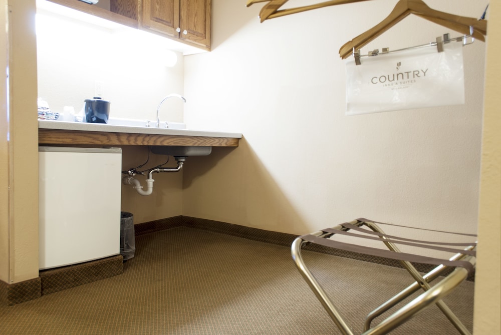 Premium Suite, 1 King Bed, Non Smoking - Photo 8
