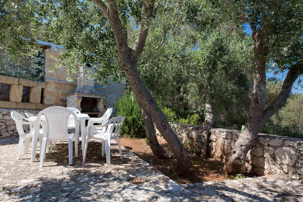 Villa photo 2
