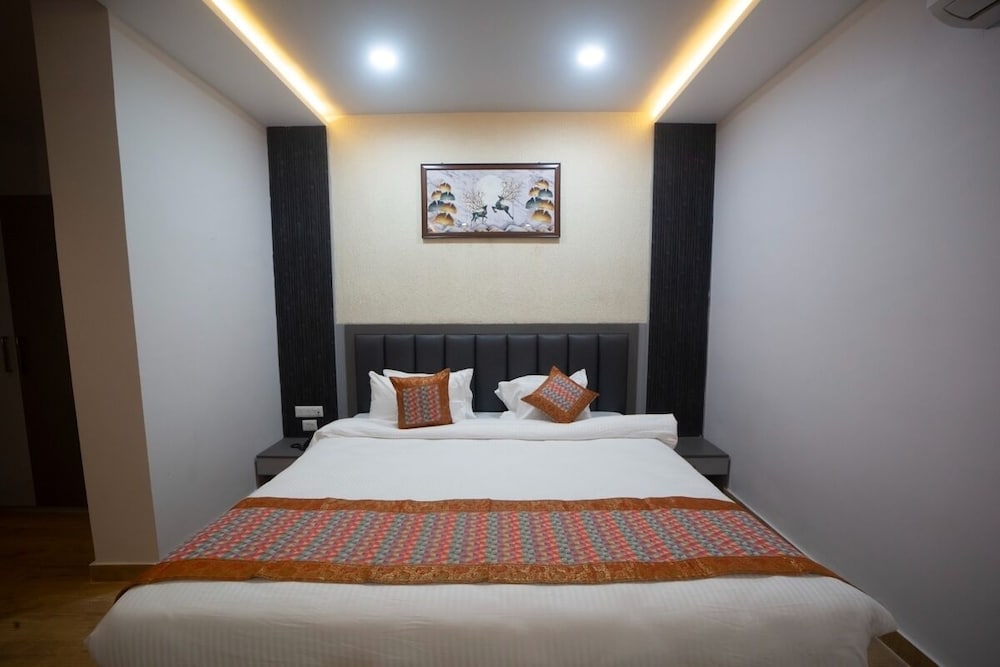 Deluxe Room - Photo 2