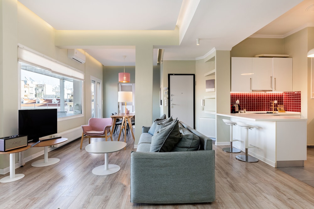 Luxury Penthouse, 2 Bedrooms, City View