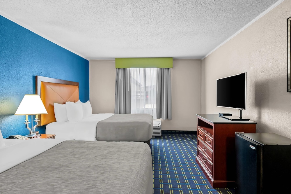 Suite, 2 Queen Beds, Non Smoking photo 2