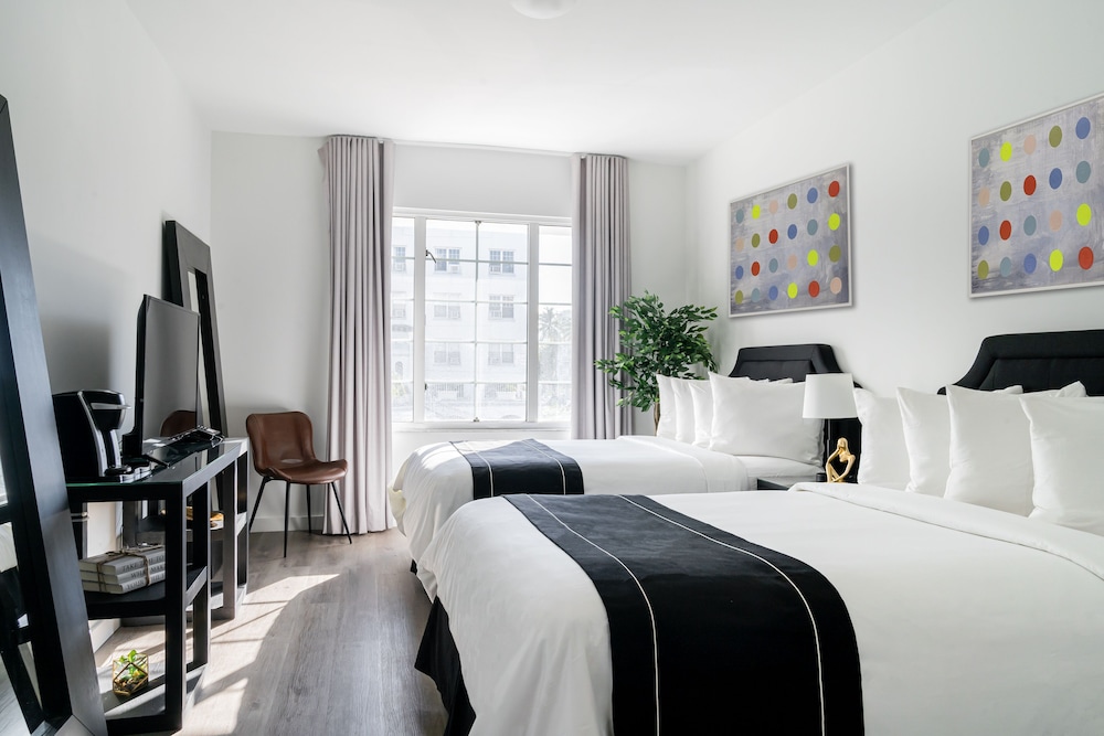 Signature Suite, 2 Queen Beds, Garden View - Photo 1
