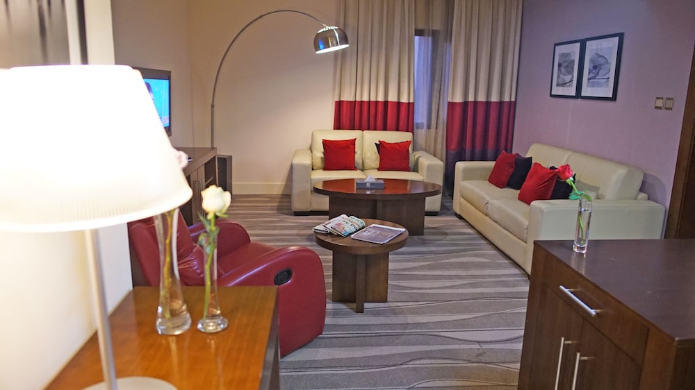 Superior Suite, 1 King Bed - Photo 3