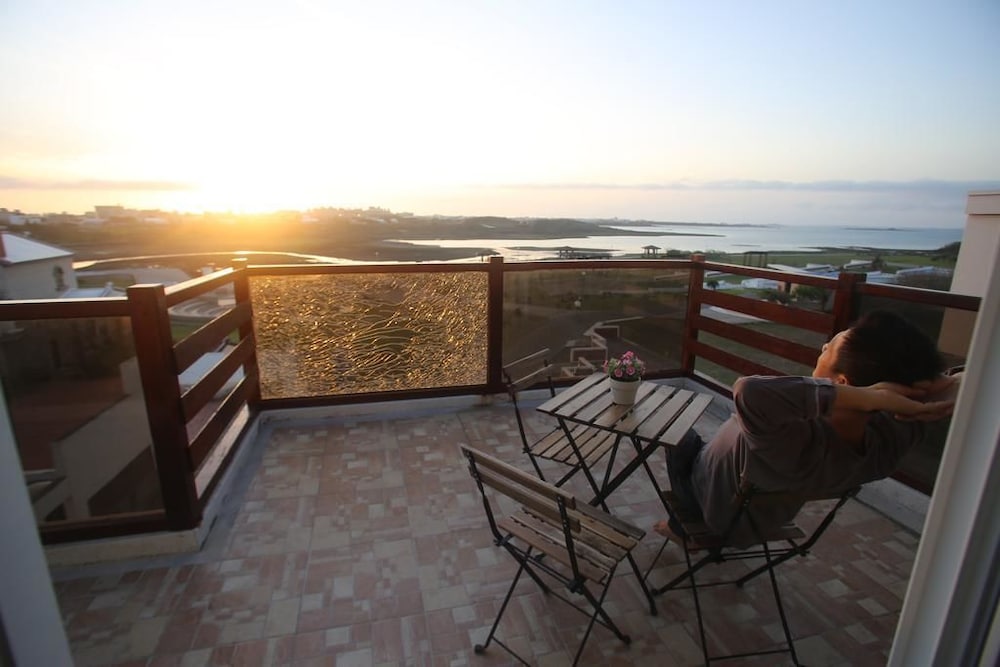 Malibu VIP Ocean View Quadruple Room (with semi-open-air bath) photo 3