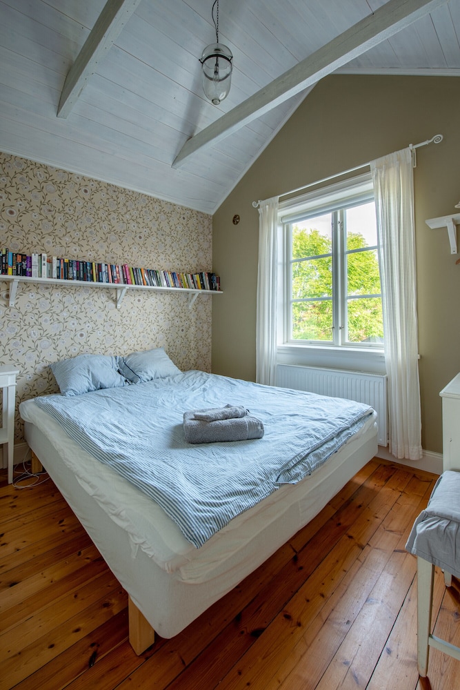Cottage, Sea View photo 1
