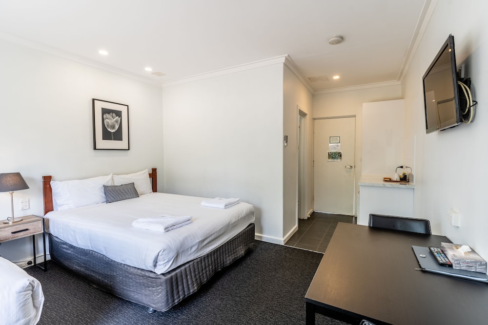 2 Bedroom Premium Suite (Room 13&14) photo 2
