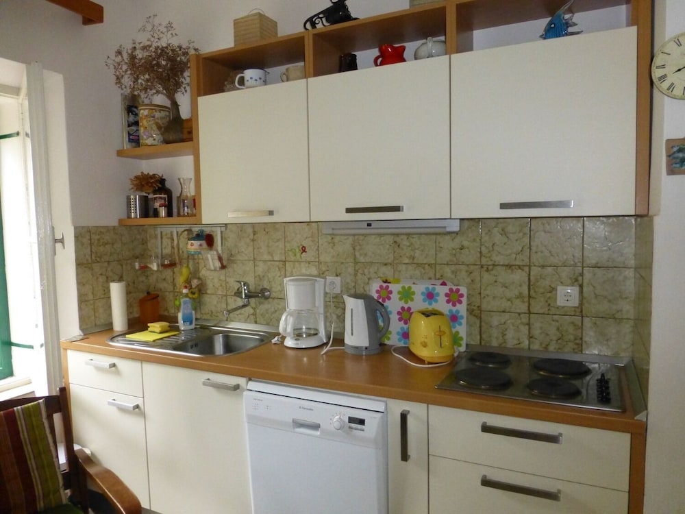 Apartment (Ivica - 40 m from beach - A1(4)) photo 1