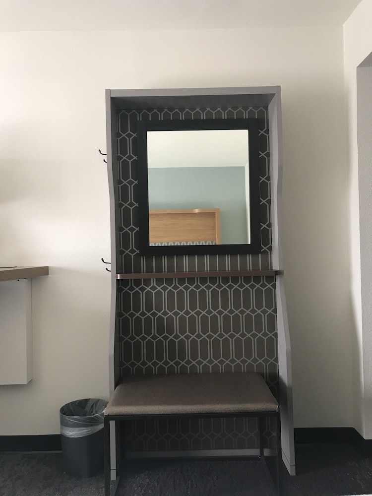 Standard Room, 1 King Bed, Accessible (Communications) thumbnail 6