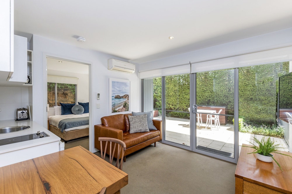 One Bedroom Suite photo 2