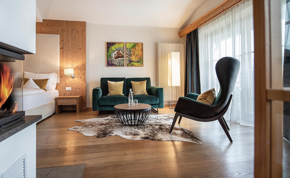 Panoramic Suite, Multiple Beds, Non Smoking, Mountainside photo 3