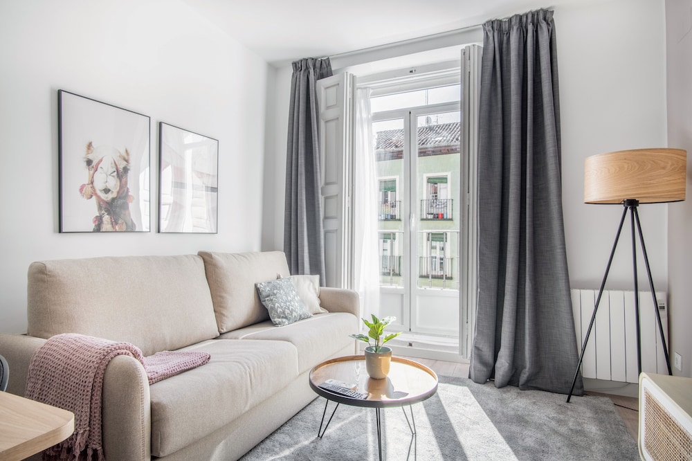 One-Bedroom Apartment with Balcony photo 3