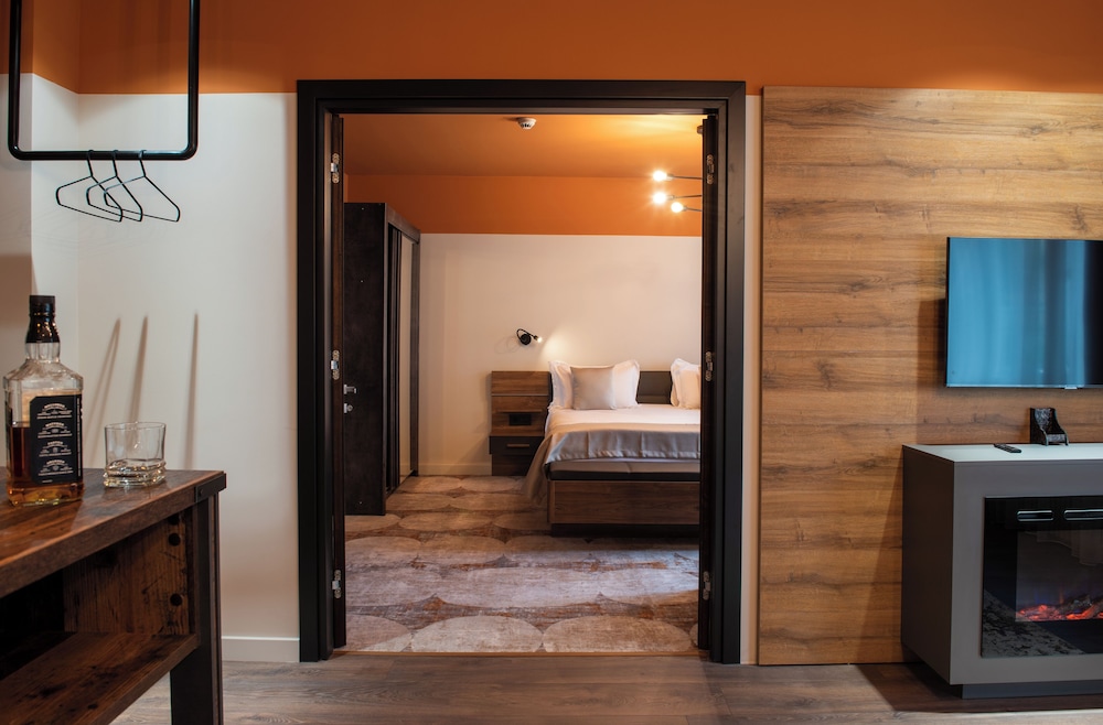Premium Room - Photo 11