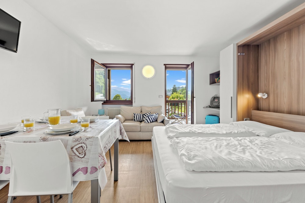 Panoramic Studio, Balcony, Valley View (South 4 people) photo 1