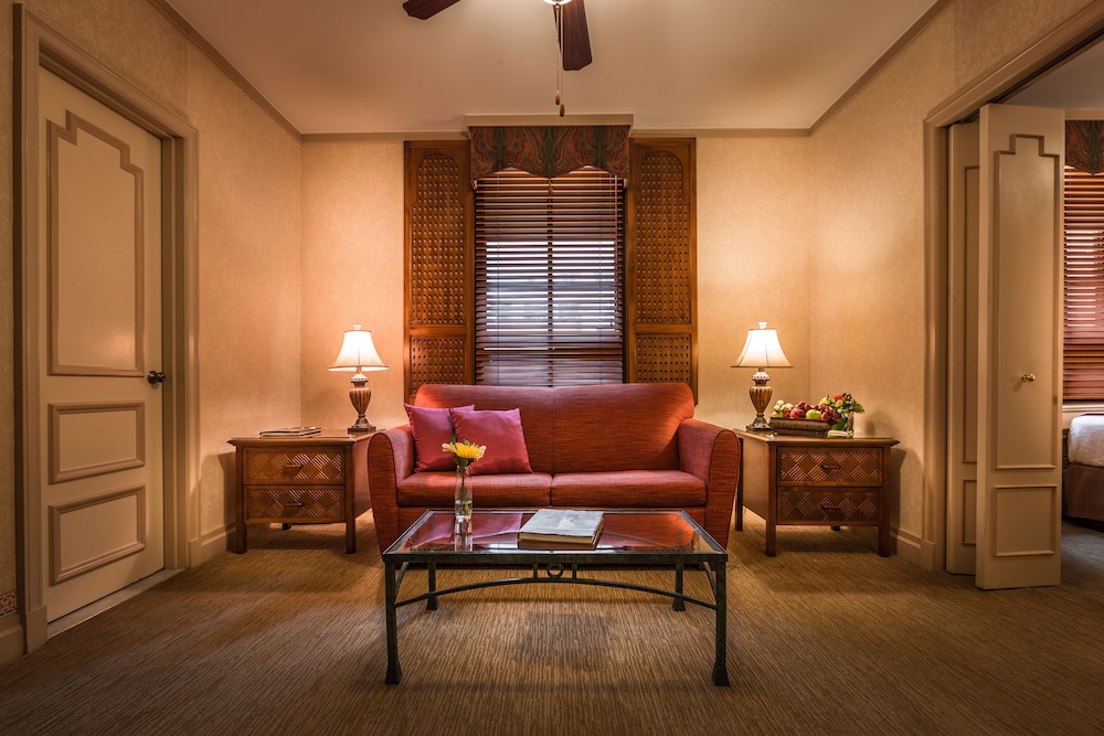 Suite, 1 King Bed