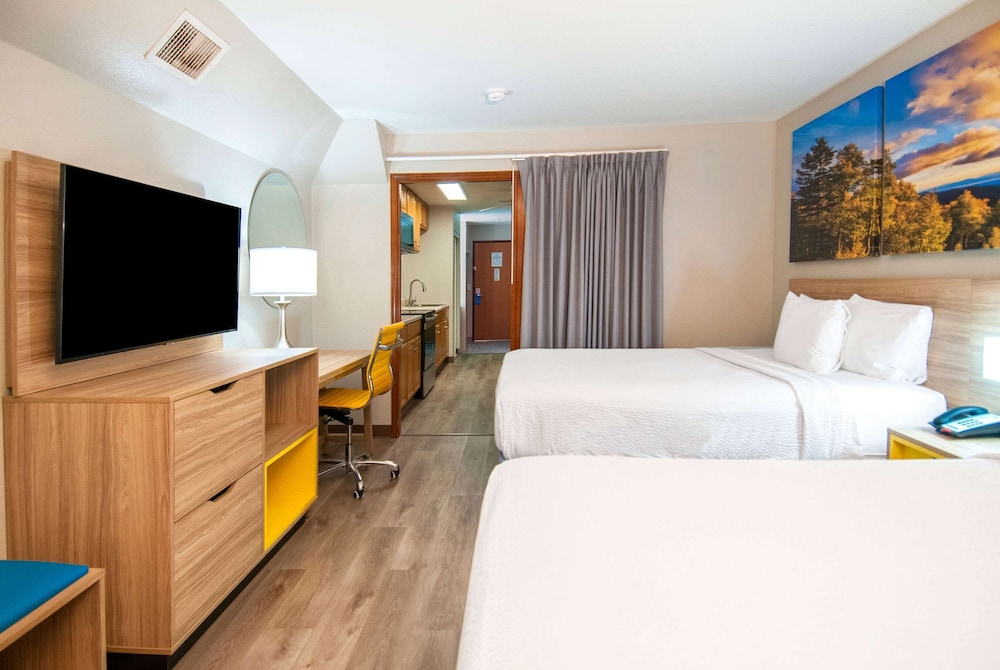 Suite, Multiple Beds, Non Smoking, Kitchen photo 1