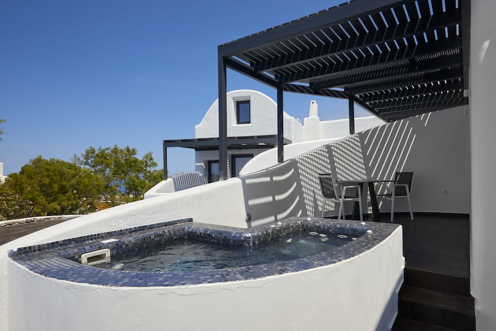 Premier Suite, Hot Tub - Photo 3