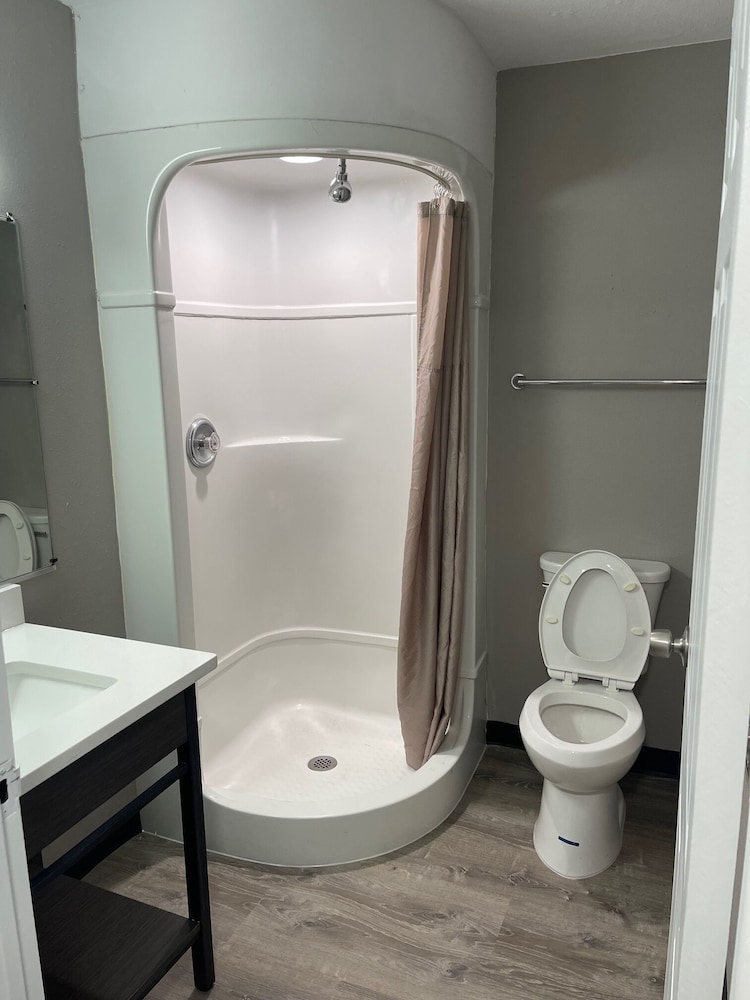 Deluxe Room, 2 Double Beds, Non Smoking, Refrigerator & Microwave - Photo 6