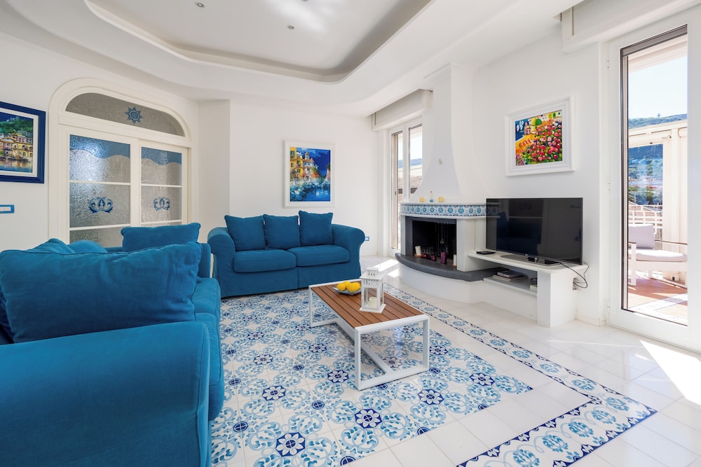 Luxury Apartment, Sea View