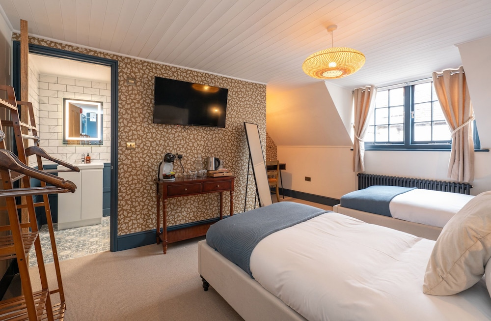 Twin Room, Ensuite photo 1