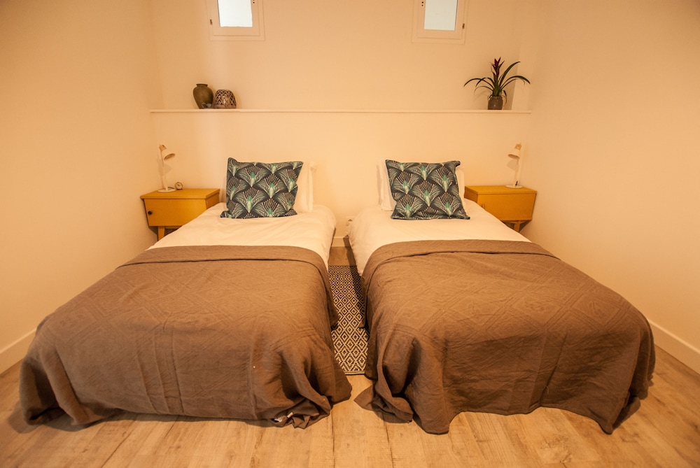 Twin Room - Photo 2