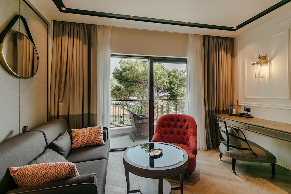 Junior Suite, Balcony, Partial Sea View - Photo 14