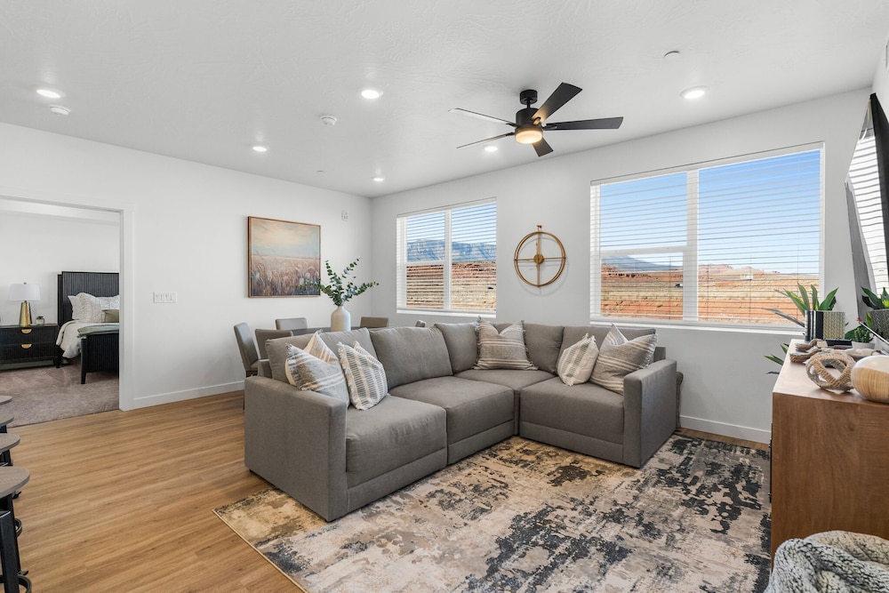 Luxury Condo, 2 Bedrooms