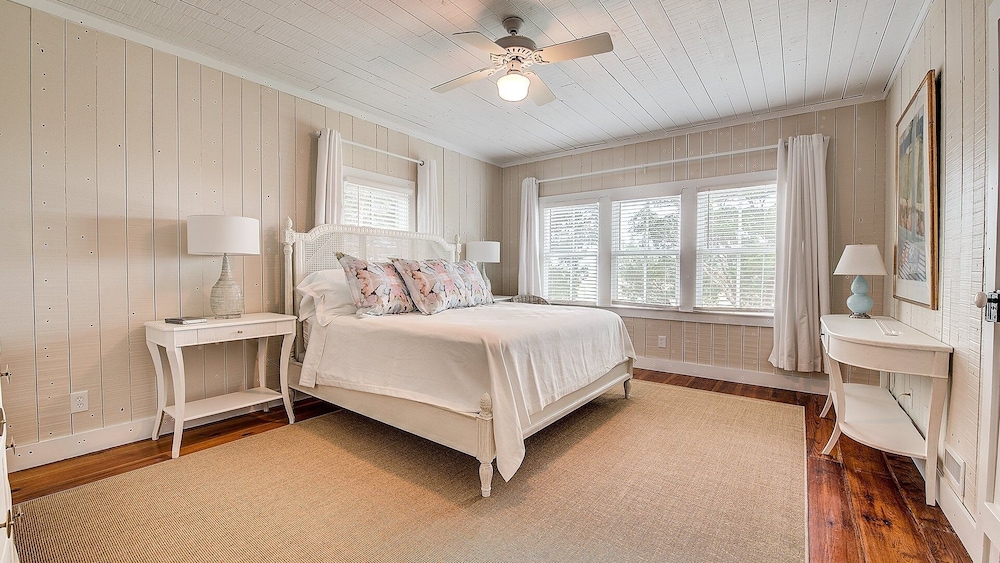 House, Multiple Bedrooms