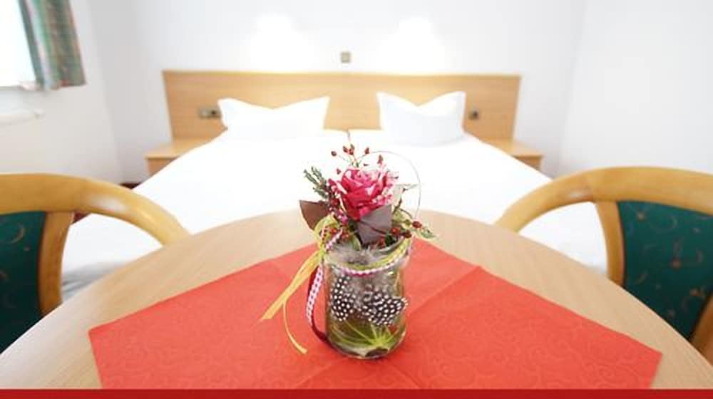 Basic Double Room photo 3