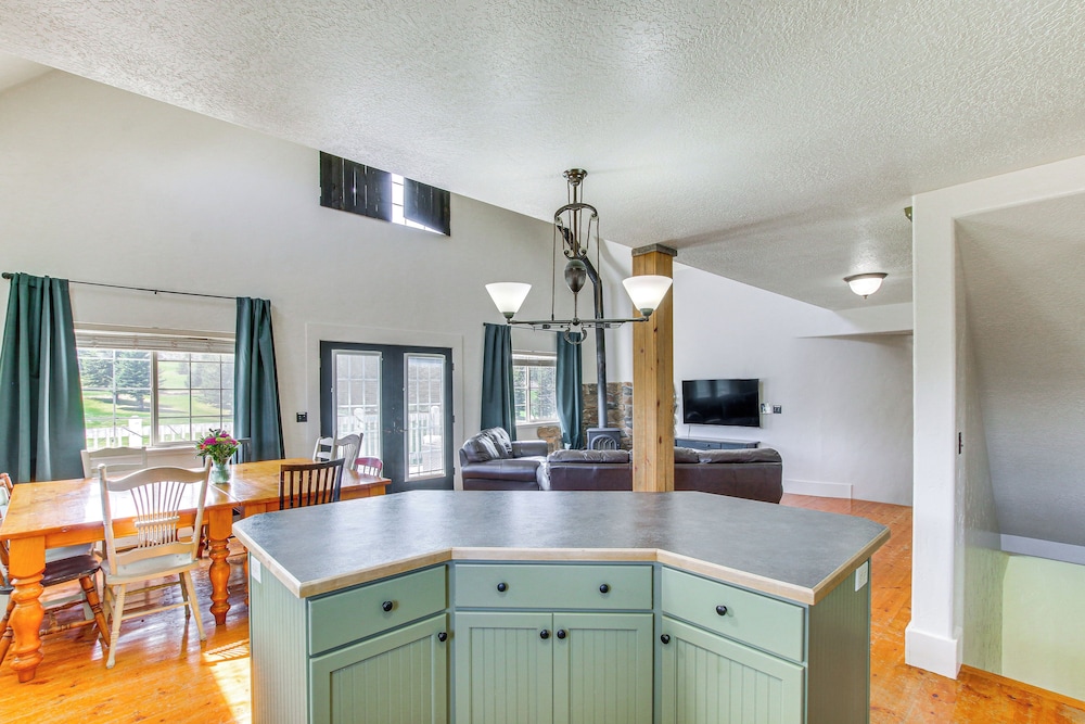 House (6 Bedrooms) photo 2
