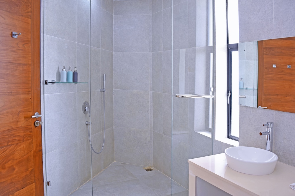 Deluxe Double Room with Balcony and Sea View photo 3