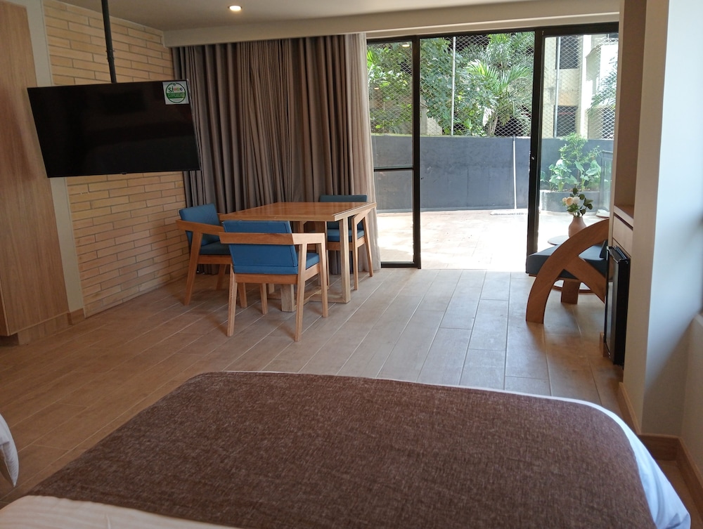 Junior Twin Room (1)