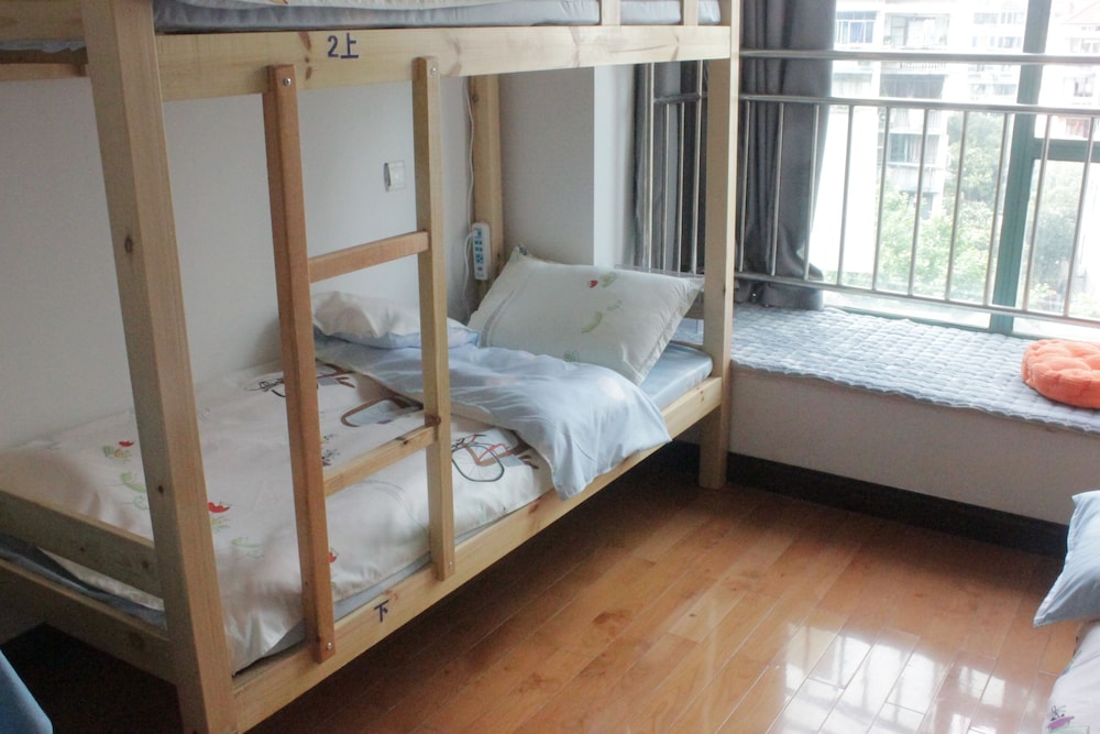 Bed in 6-Bed Female Dormitory, Private Bathroom