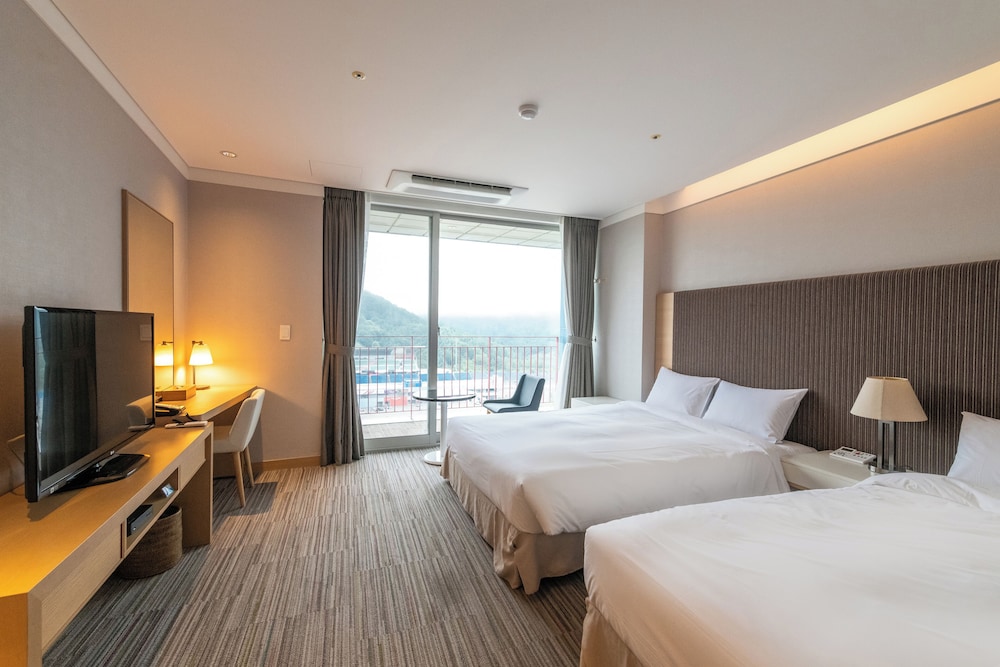 [SLOW STAY PKG] Deluxe Family Double + Spa for 2 + 2 Americanos at S-LOUNGE 1F + Late checkout 12 PM - Photo 2