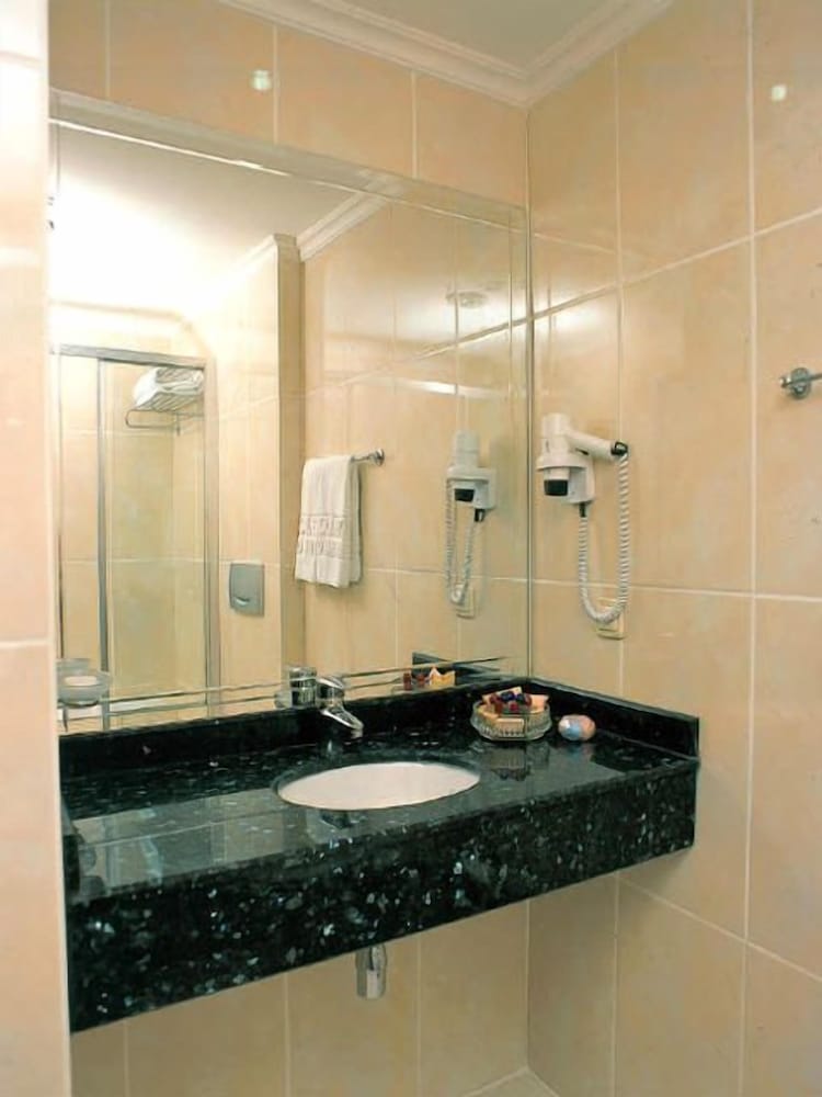 Standard Double or Twin Room photo 3