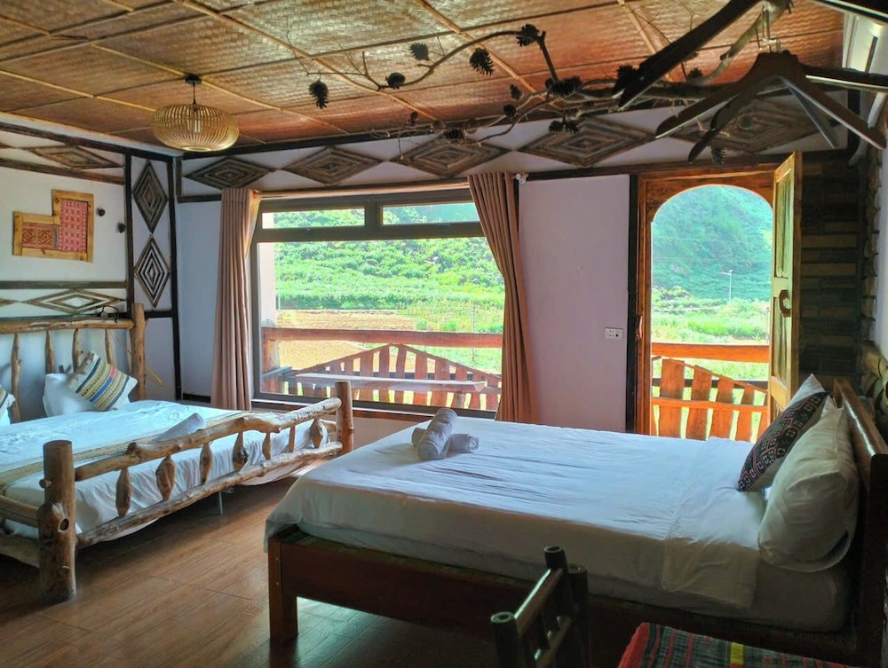 Standard Quadruple Room, Hill View photo 2