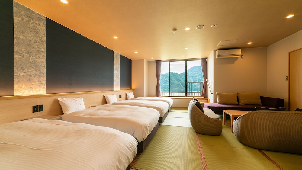 Suite Japanese-Style 4 Beds - Indoor Bath - Non-Smoking