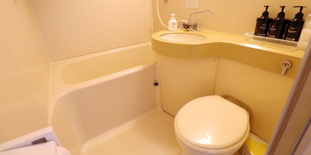 Basic Twin Room photo 2