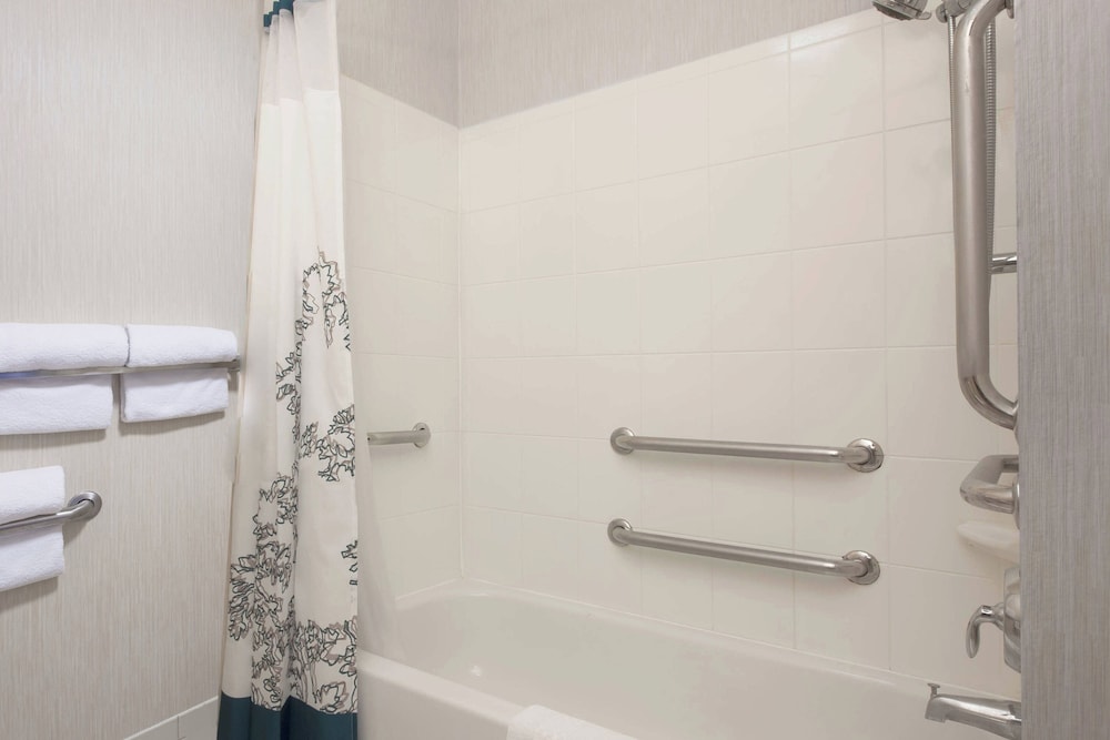 Suite, 1 Bedroom - Photo 7