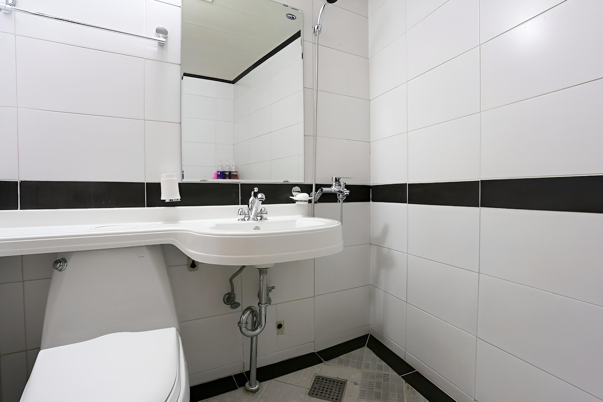 Room (Standard (double room)) - Photo 17