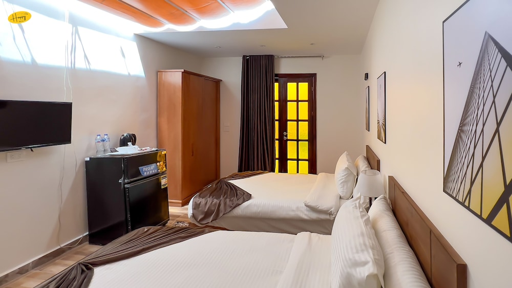 Classic Triple Room, Multiple Beds, Mountain View photo 1