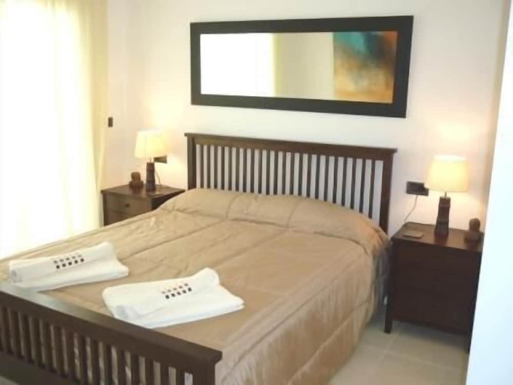 Apartamento, 2 habitaciones, vista al mar, frente al mar.