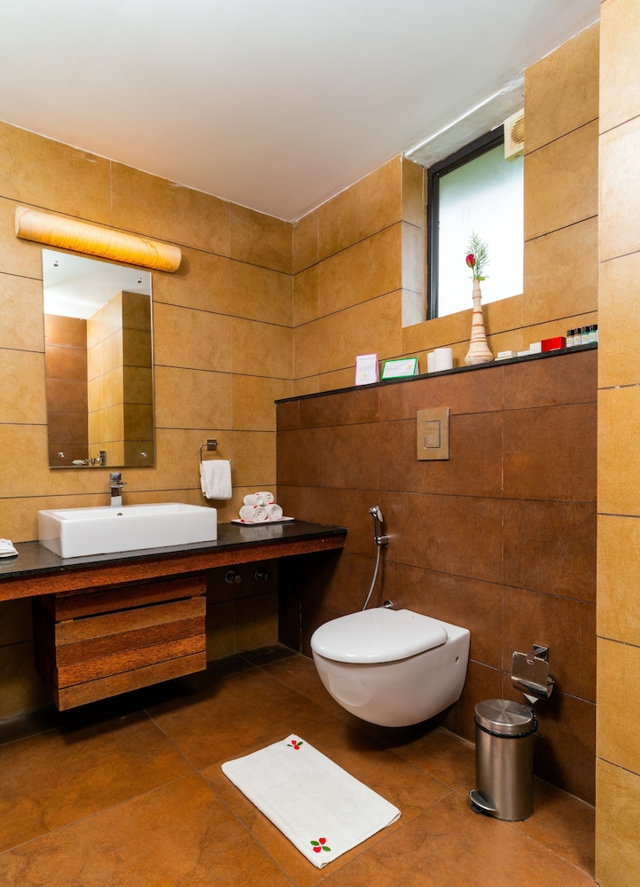 Deluxe Double Room, 1 King Bed, Balcony, Valley View photo 2